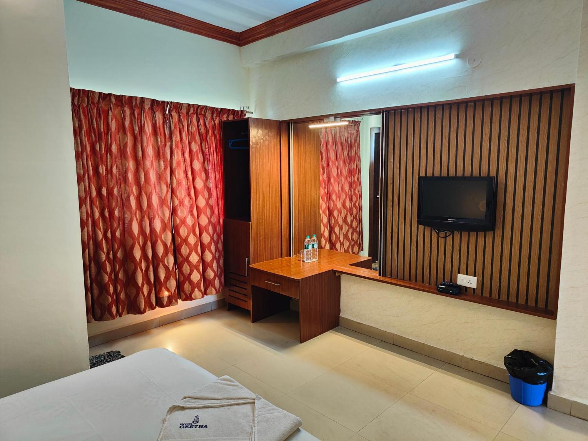 Hotel Geetha International Thoothukudi Eksteriør bilde